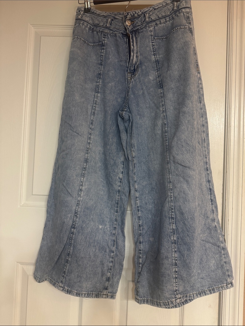 Kensie Faded Light Blue Wide-Leg Flare Jeans
